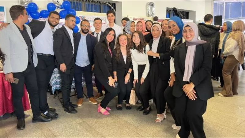 طلاب المصرية الروسية يفوزون بأحسن بوستر على مستوى كليات الصيدلة فيديو