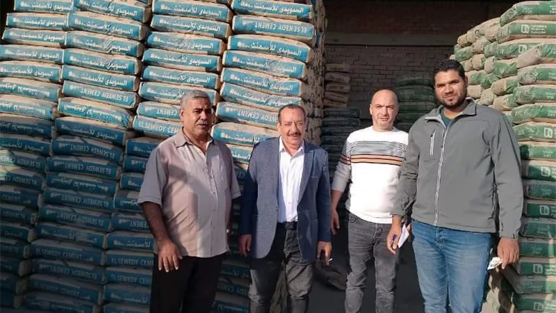 ضبط 20 طن مواد بناء مجهولة المصدر داخل مستودع بالزقازيق