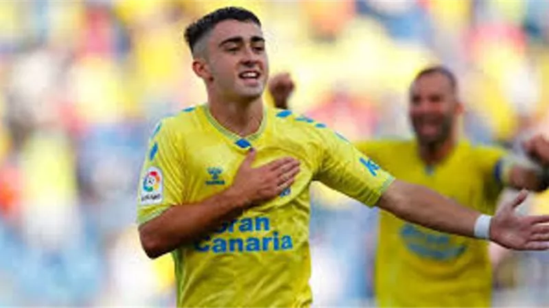 لاس بالماس يتقدم على برشلونة بالهدف الأول