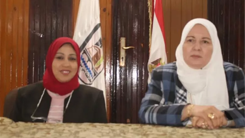 تكريم الملتحقين بدورة تنمية مهارات العاملين بالمديريات الخدمية
