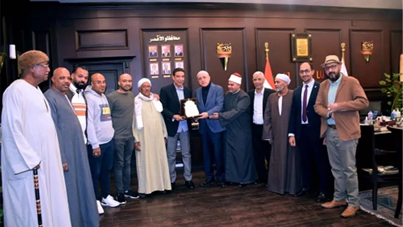 محافظ الأقصر يستقبل عضو مجلس النواب لحل مشكلات المواطنين