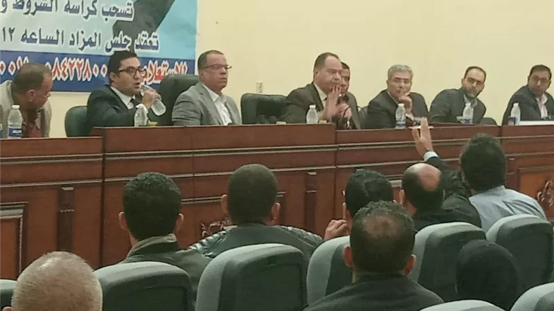بالمزاد العلني.. طرح محال تجارية للبيع وقطعة أرض بمقابل الانتفاع بطيبة الجديدة