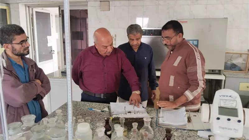 رئيس مياه البحر الأحمر يتفقد فرع الكريمات لمتابعة سير العمل