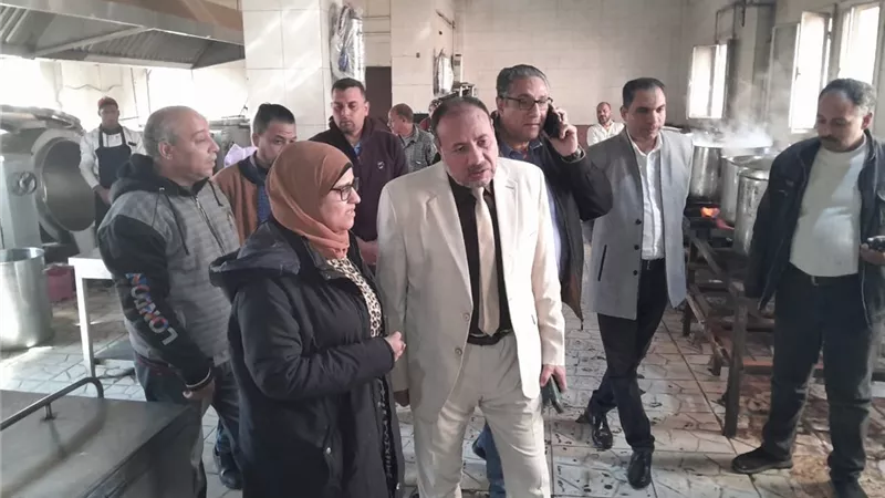 نائب رئيس جامعة الأزهر للوجه القبلي يتفقد مطبخ المدينة الجامعي