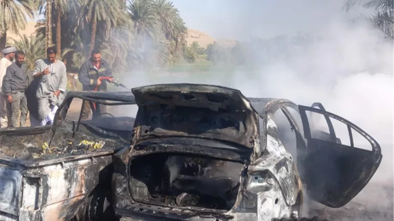 مصرع 3 أشخاص متفحمين وإصابة آخر اثر حادث