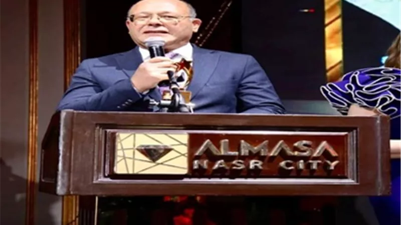 رئيس جامعة سوهاج يحصد جائزة التميز لعام ٢٠٢٤