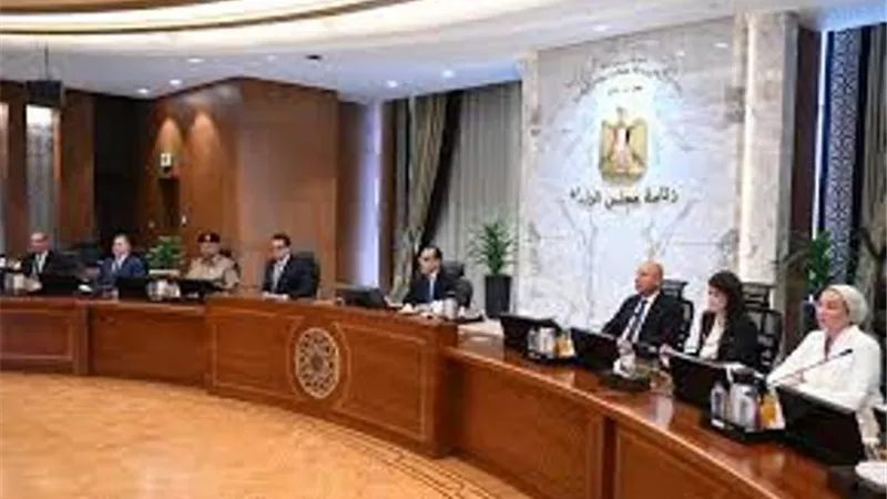 الحكومة: طرح عالمى لتخطيط المنطقة المحيطة بالأهرامات والمتحف الكبير