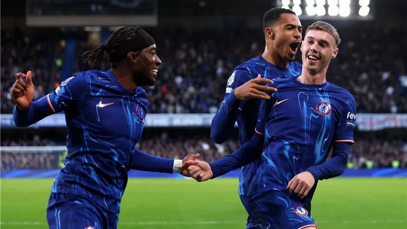 تشيلسي يضرب أستون فيلا بثلاثية بالدوري الإنجليزي.. فيديو