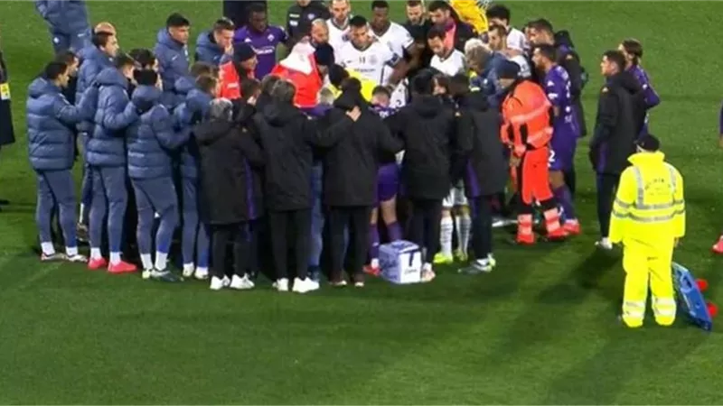 توقف مباراة فيورنتينا وإنتر بعد إغماء أحد اللاعبين ونقله للمستشفي