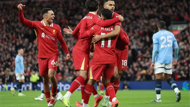 برناردو سيلفا يتشاجر مع محمد صلاح في مباراة ليفربول ومانشستر سيتي