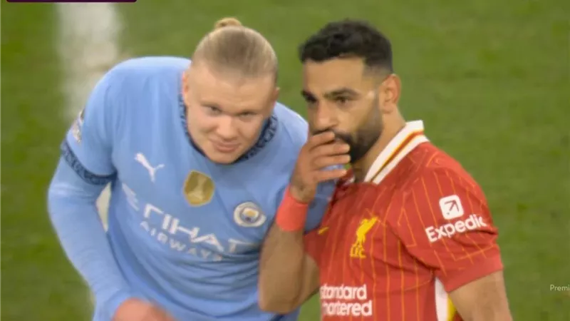 بالفيديو.. حوار غامض بين صلاح وهالاند خلال مواجهة ليفربول والسيتي