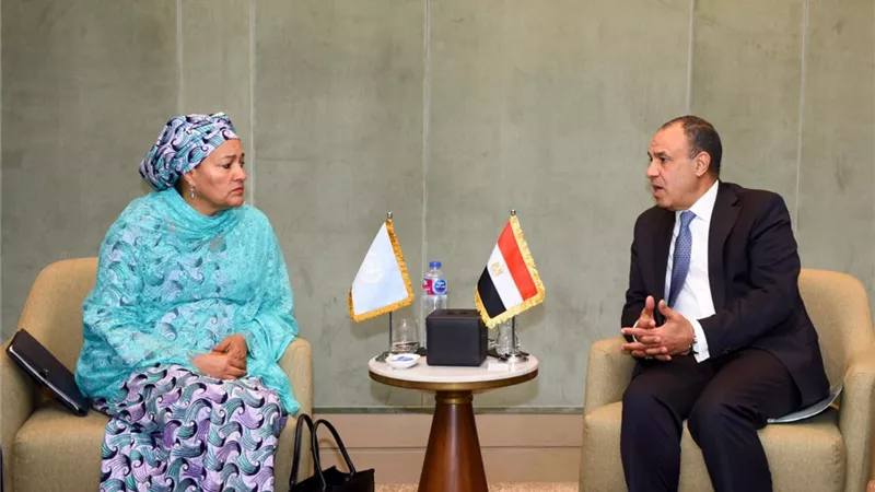 وزير الخارجية يؤكد على أهمية دعم المجتمع الدولي للجهود المتواصلة لنفاذ المساعدات لغزة