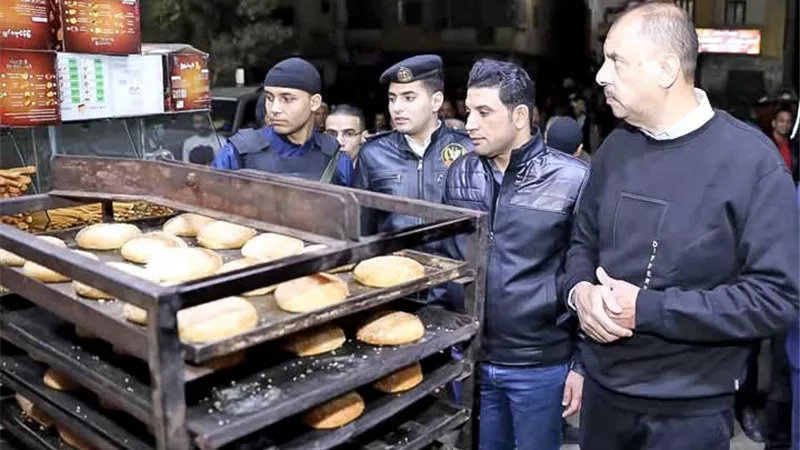 محافظ سوهاج يقود حملة مكبرة لضبط الشارع والرقابة على المحال