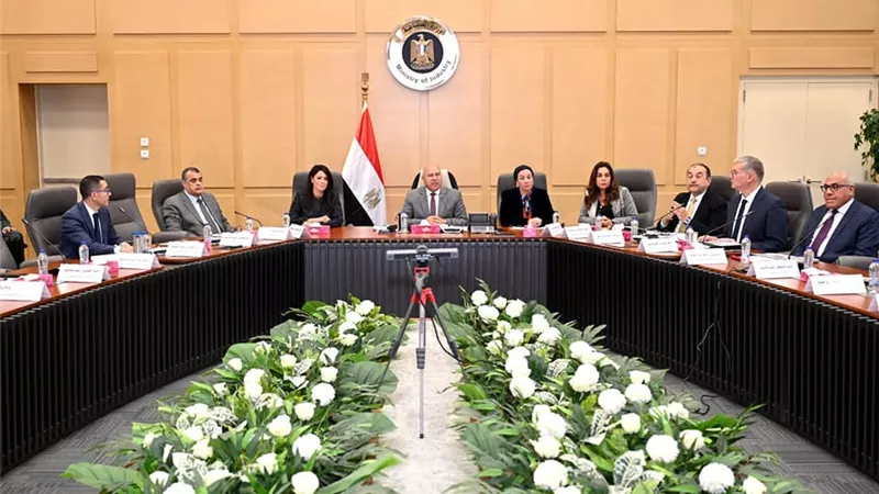 كامل الوزير: وقف أي منشأة مخالفة للتراخيص الصناعية