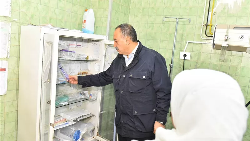 محافظ أسيوط يطمئن على تقديم الخدمات الطبية للمرضى بمستشفى الإيمان