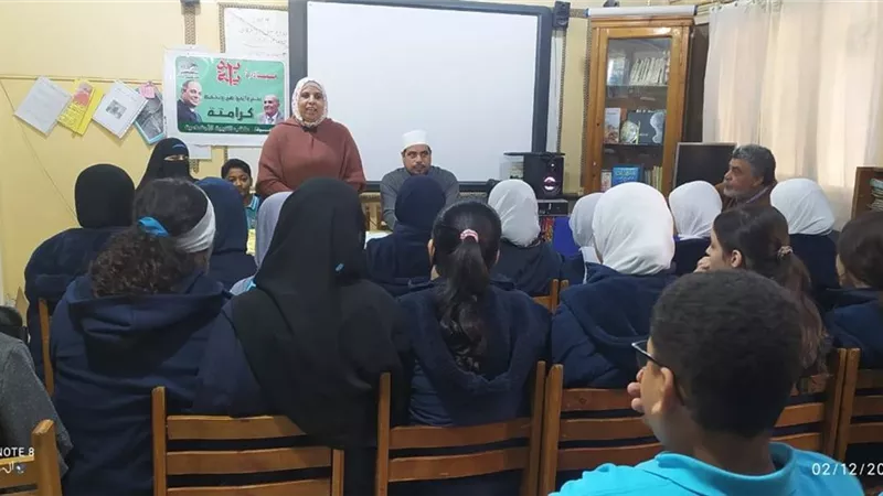 مخاطر الانترنت والتحلي بالاخلاق بمدرسه رشيد الخاصه لغات