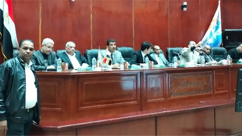 عامر: جهاز بدر يحقق أعلى الأسعار فى مزاد المحلات والصيدليات.. بالأرقام