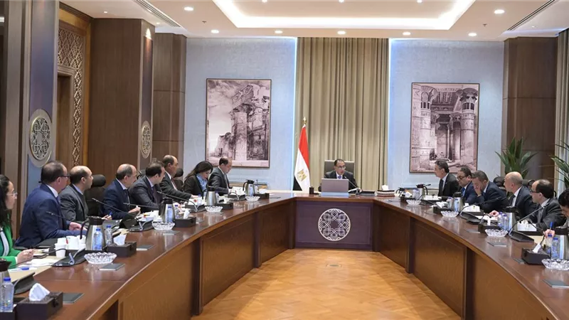 مدبولى يؤكد حرص الدولة على توفير مخزون استراتيجي من مختلف السلع الأساسية