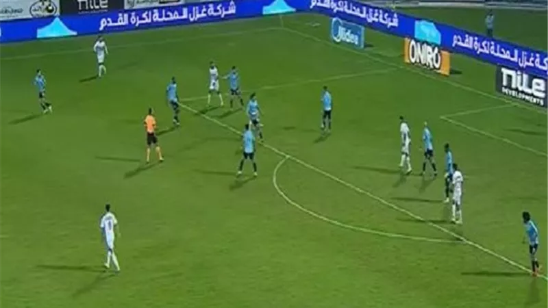 الشوط الأول.. هدفان للزمالك وطرد لغزل المحلة