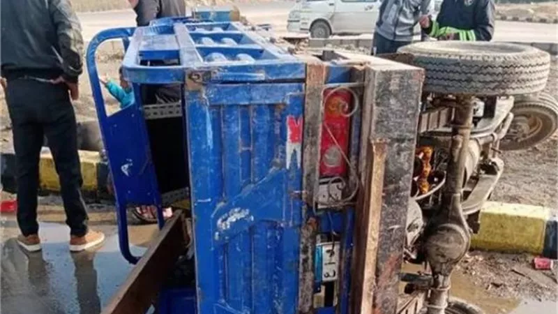 مصرع 4 من عمال اليومية فى تصادم سيارة نقل مع تروسيكل بالشرقية