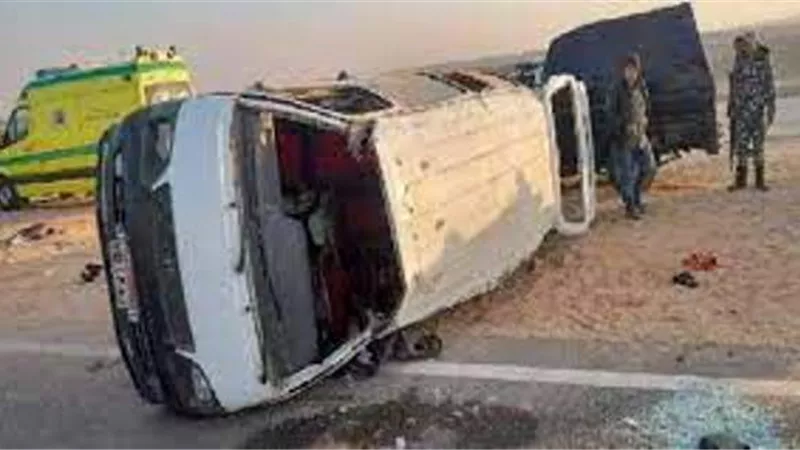 إصابة 6 فى انقلاب سيارة أجرة محملة بالركاب فى الفيوم