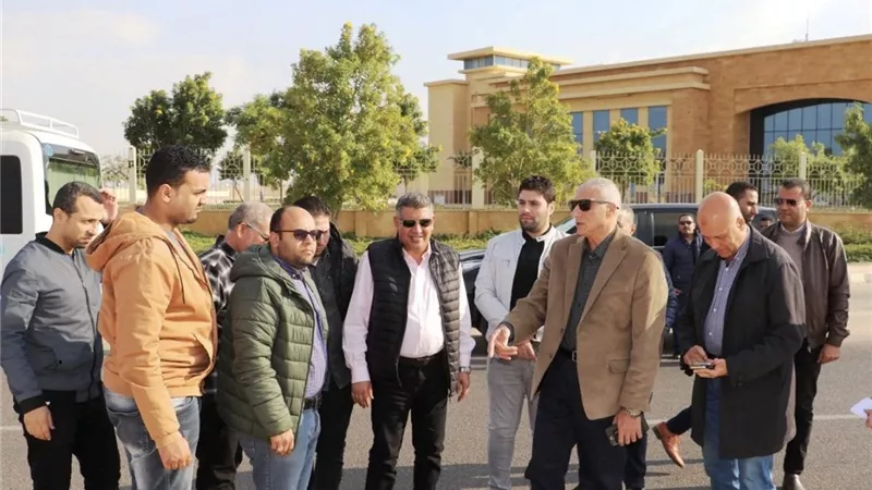 رئيس جهاز دمياط الجديدة يتفقد مشروعات الإسكان والطرق