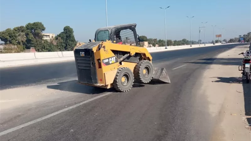 إزالة حالتى تعدى ورفع ١١٢ طن مخلفات بالزينية شمال الأقصر