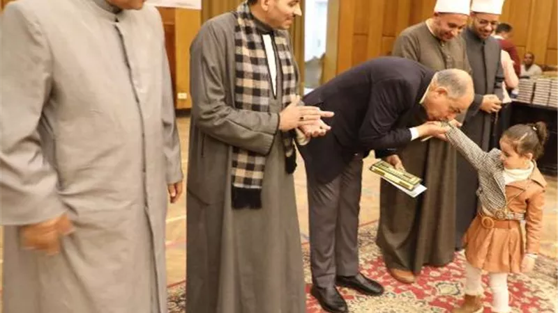 محافظ المنيا يكرم ٣٠٠ من حفظة القرآن الكريم