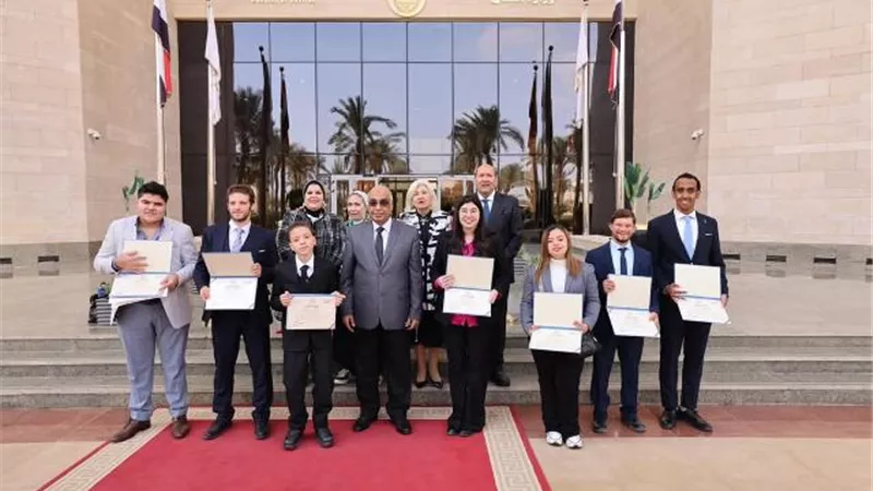 وزير العدل يكرم ذوي الهمم بمناسبة اليوم العالمي لذوي الاعاقة