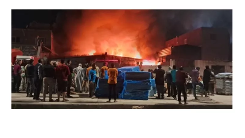 السيطرة على حريق بأحد محلات البويات بالمنطقه الصناعية بشرم الشيخ .. صور
