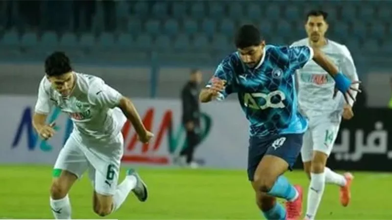 المصري يفوز على بيراميدز بهدف الشامى ويتصدر قمة الدوري.. فيديو