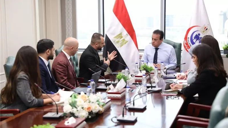 وزير الصحة يبحث مقترح المنصة الإلكترونية للسياحة العلاجية