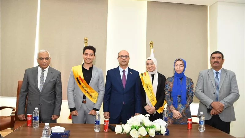 المنشاوي يلتقي مجلس اتحاد طلاب جامعة أسيوط الأهلية