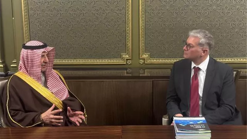 وزير البترول يبحث مع وزير الصناعة السعودي تطوير قطاع التعدين