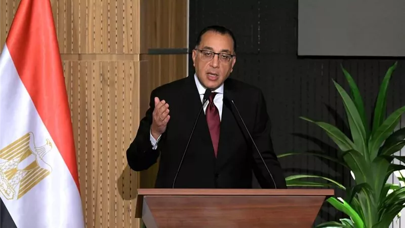 رئيس الوزراء يكشف موعد تطبيق الدعم النقدي وخطة تنفيذه