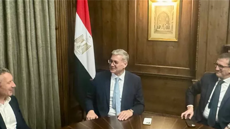 إكسون موبيل تبدأ حفر بئر جديدة للتنقيب عن الغاز