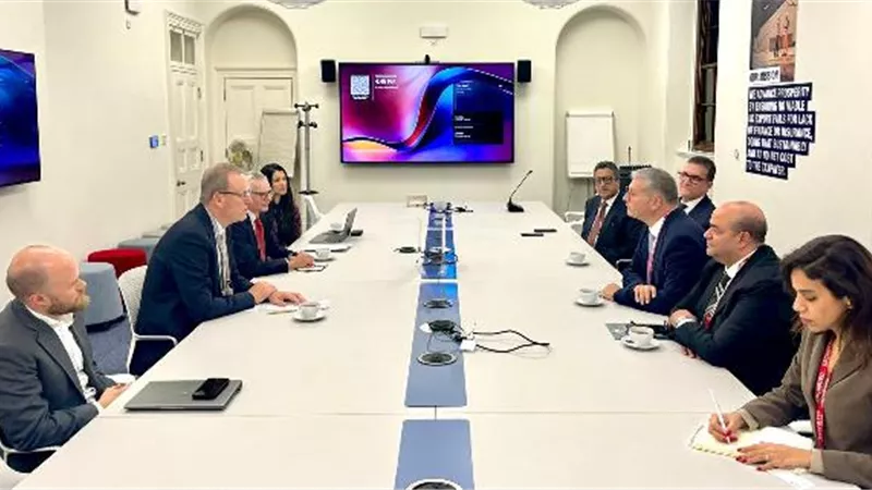 وزير البترول يبحث مع الهيئة البريطانية لتمويل الصادرات فرص التعاون