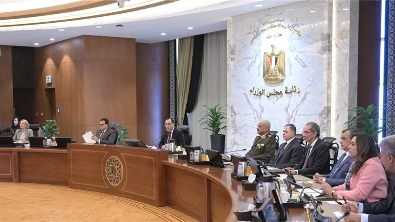 مدبولي يهنئ وزيرة التنمية لفوزها كأفضل محافظ على مستوى الدول العربية