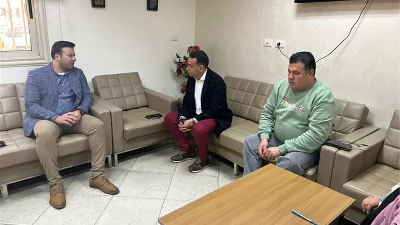 مندوب قنصل فرنسا يقدم الشكر لأطباء مستشفى مطروح العام