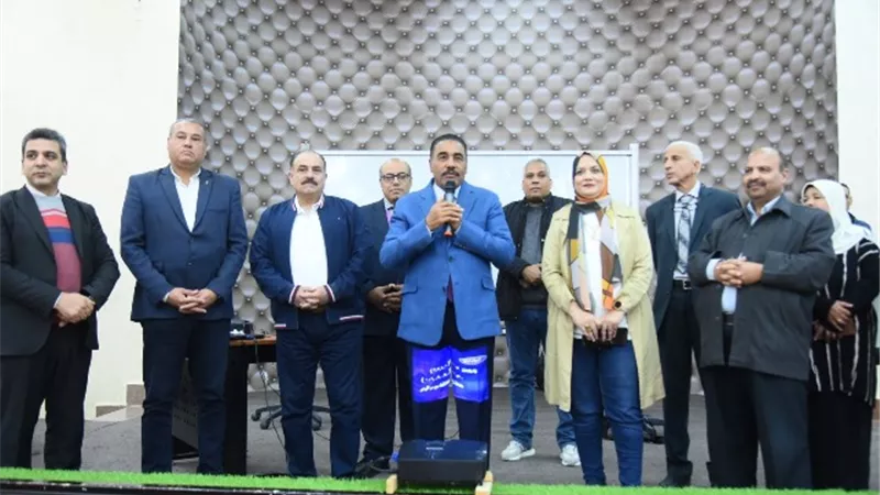 محافظ مطروح يتفقد القوافل التعليمية للاعدادية والثانوية