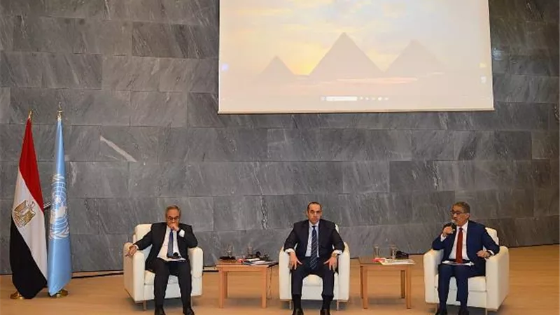 وزير الشئون النيابية ومنسق الحوار الوطني يستعرضان تعزيز المشاركة السياسية وحقوق الإنسان في مصر