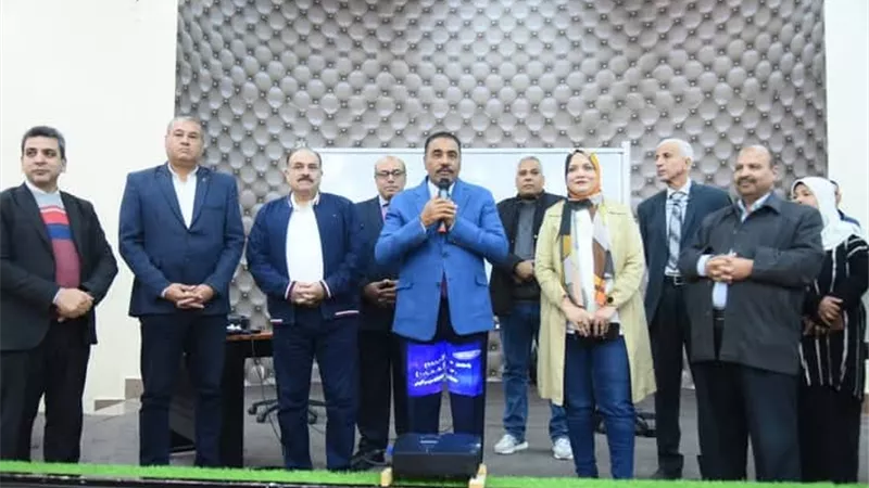 محافظ مطروح يتفقد القوافل التعليمية للشهادتين الإعدادية والثانوية