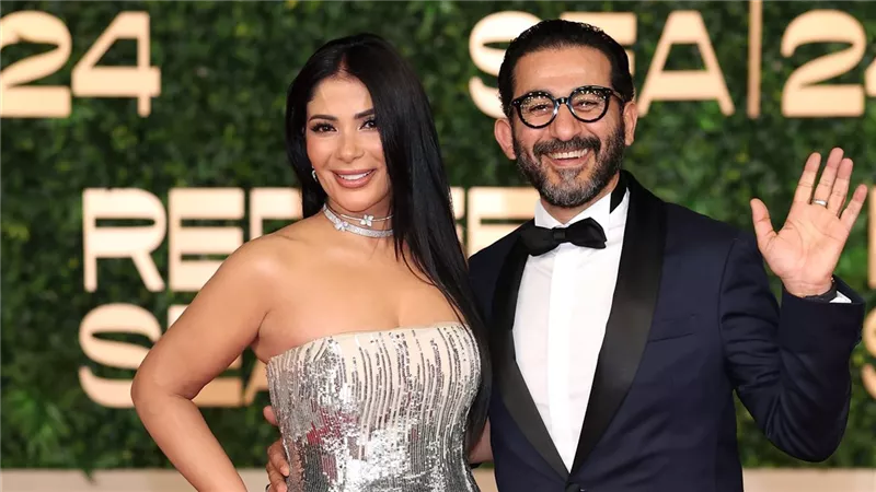منى زكي تعلق على تكريمها بمهرجان البحر الأحمر السينمائي