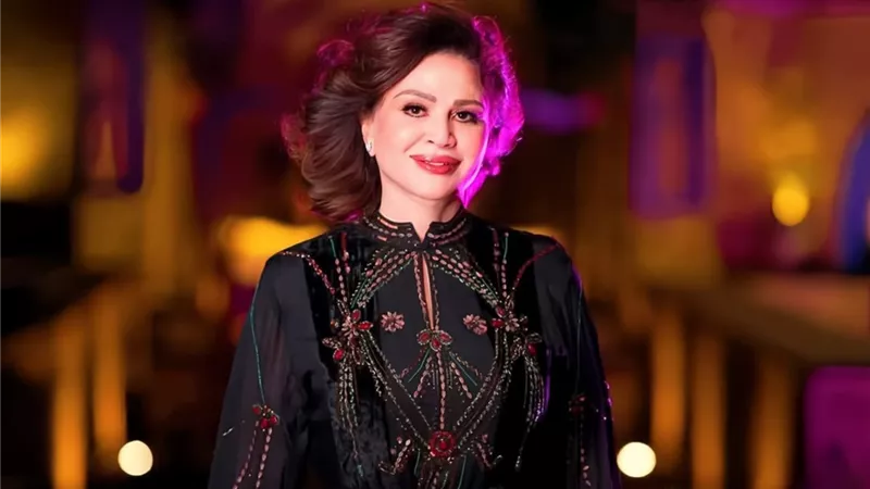 إلهام شاهين تشيد بحفل افتتاح مهرجان البحر الأحمر السينمائي