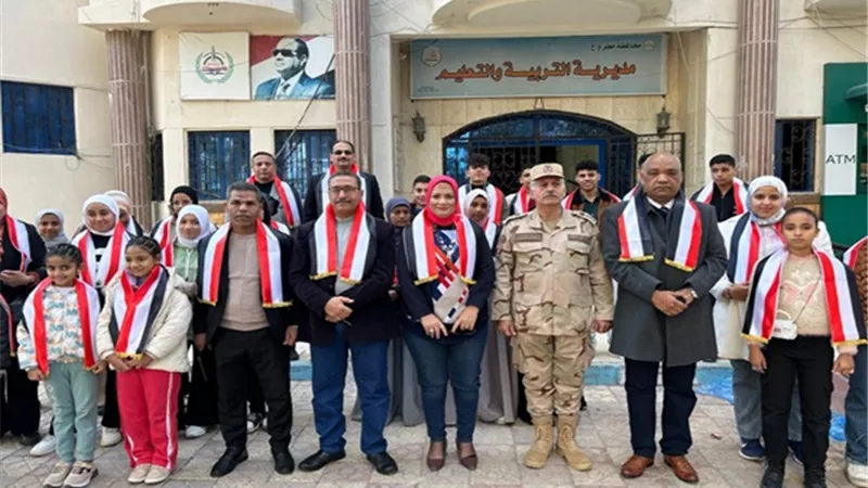 وكيل وزارة تعليم مطروح مع وفداً طلابيا لزيارة قاعدة٣يوليوالعسكرية