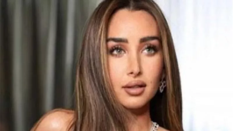 تفاصيل تعرض هنا الزاهد للتنمر