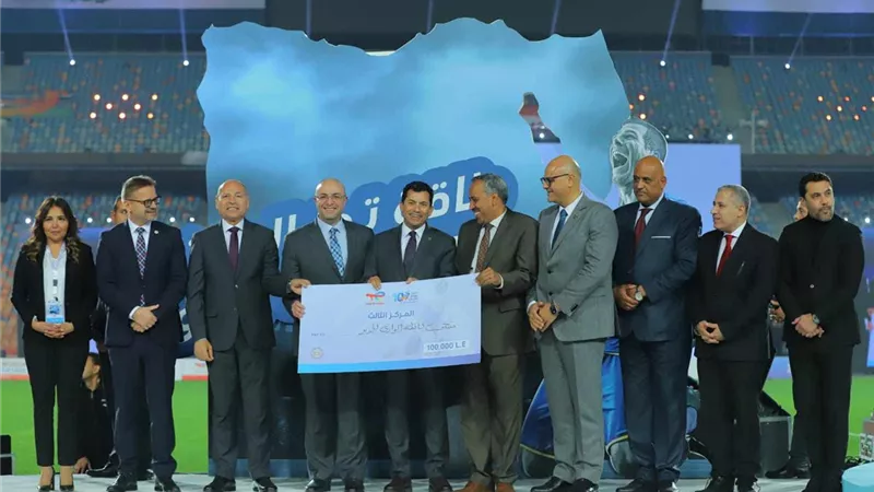 وزير الرياضة يُكرم الفائزين بالمراكز الأولى بدوري مراكز الشباب