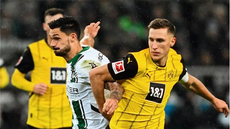 قبل مواجهة برشلونة .. دورتموند يتعادل مع مونشنجلادباخ 1/1