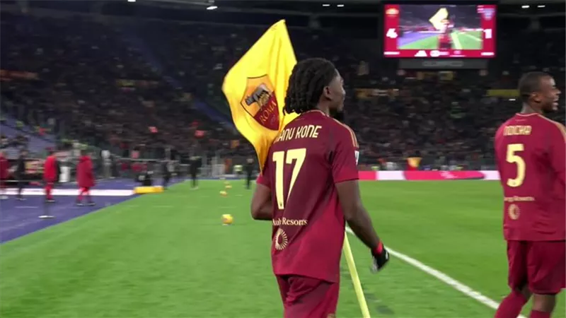 سعود عبد الحميد يقود روما لاكتساح ليتشي برباعية بالدوري الإيطالي