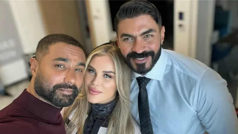 من كواليس 
